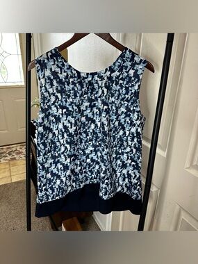 FYLO Navy and Light Blue Abstract Print Tank Top ❄️